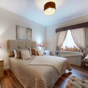 Luxury Two-Bedroom Apartment